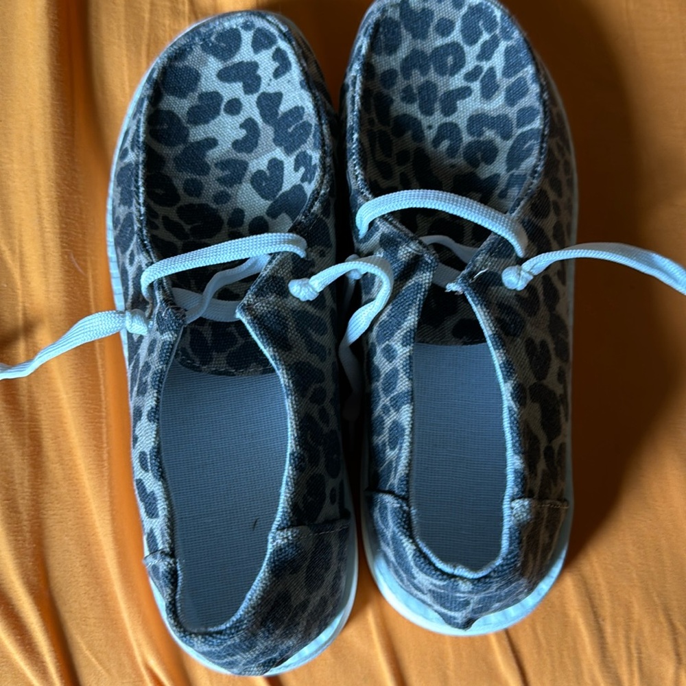 Brand new without tags. Size 6.5
